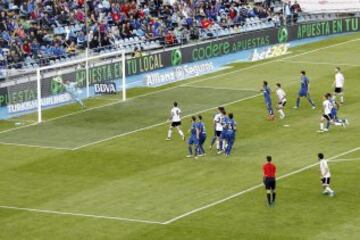 0-1. Dani Parejo anotó el primer tanto del Valencia de falta directa.