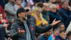 Jürgen Klopp hints at tactical tweaks for “massive fight” at Leeds