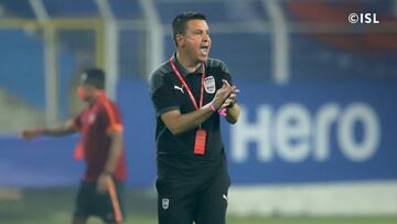 Sergio Lobera durante un partido del Mumbai City.