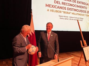 Gobierno mexicano otorga reconocimiento a Bora Milutinovic