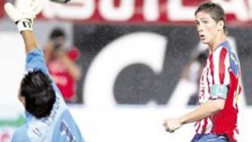 <b>INSTINTO DESPIERTO. </b>El Barcelona es una de las víctimas preferidas de Torres: el año pasado le metió tres goles.