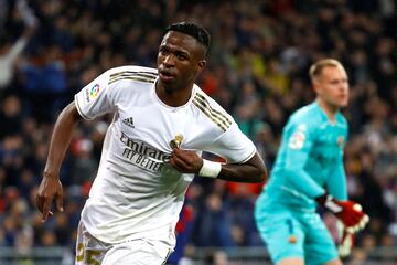 V赤nicius y Mariano dieron la victoria al Real Madrid ante el Barcelona el 1 de marzo de 2020.