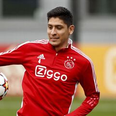 Edson Álvarez negocia con el Ajax una renovación de contrato