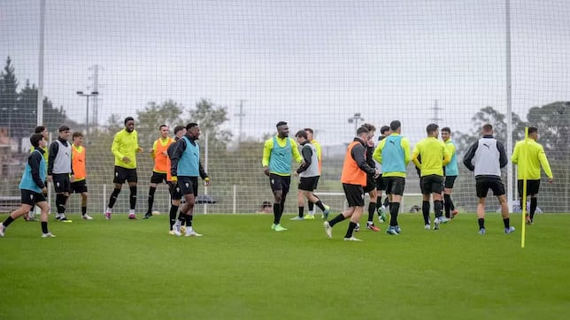 Dos aspirantes venidos a menos se enfrentan en El Molinón