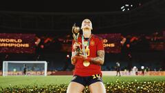 La segunda de las cuatro españolas que optan a ganar el The Best de la FIFA. La delantera de Pachuca completó una gran temporada en su nuevo equipo, se llevó el Balón de Plata del Mundial gracias a sus tres goles y dos asistencias y salió campeona, que es lo más importante. Una futbolista histórica del fútbol español.