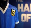 La familia de Maradona advierte que la camiseta subastada no es la de ‘La mano de Dios’