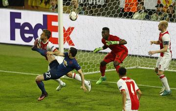 Manchester United win the Europa League with a 2-0 victory over Ajax.