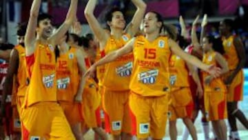 Alba Torrens, Laura Nicholls y Queralt Casas, presente y futuro de la Selección, jugarán hoy su primera final absoluta.