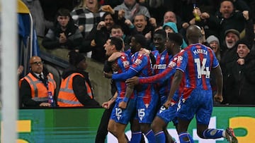 Muñoz anota gol agónico para sacar al Palace del descenso