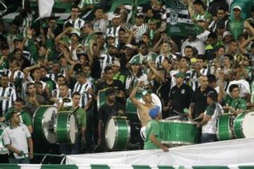 La hinchada de Nacional durante el partido frente a Estudiantes.