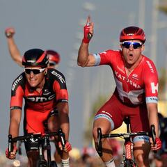 Kristoff outsprints the pack but Cavendish is leader in Qatar