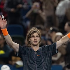 Hurkacz y Rublev pelearán por el título en Shanghái