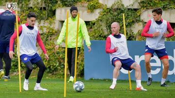 Isi, durante un entrenamiento con el Rayo.