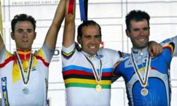 Mundial de Ontario (Canadá) de 2003. Igor Astarloa ganó la medalla de oro en ruta. Astarloa en el podio junto a Alejandro Valverde que ganó la medalla de plata y Peter VanPetegem que fue bronce.