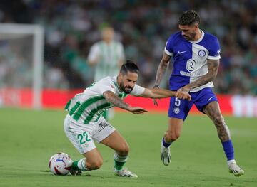 isco y Rodrigo de Paul en una acción del partido.