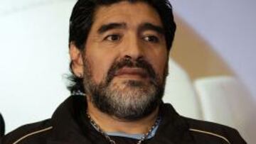 <b>ESTUDIOS Y FÚTBOL.</b> Maradona sostiene que los niños deben compatibilizar sus estudios con el fútbol.