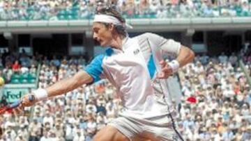 <b>INTENTO SIN ÉXITO. </b>Ferrero intentó lidiar con el potente juego del ruso, pero no se llevó la victoria.