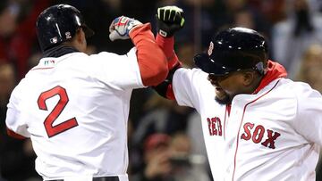 David Ortiz celebra el home run conseguido en el primer partido de la serie frente a los New York Yankees.