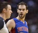 Villanueva y Calderón frenan la racha negativa de los Pistons