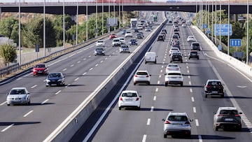 Vehículos en la carretera A-4 durante la operación retorno del verano, a 31 de agosto de 2025, en Madrid (España). La Dirección General de Tráfico (DGT) espera cinco millones de desplazamientos en el último dispositivo especial de tráfico del verano que arrancó el pasado viernes, 29 de agosto. El organismo prevé que se produzcan 5.060.000 movimientos de largo recorrido con motivo del retorno generalizado de este fin de semana.
31 AGOSTO 2025;PIXELADA
Carlos Luján / Europa Press
31/08/2025