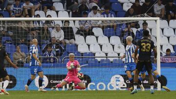Eric Puerto ha debutado con el Deportivo dejando muy buenas sensaciones.