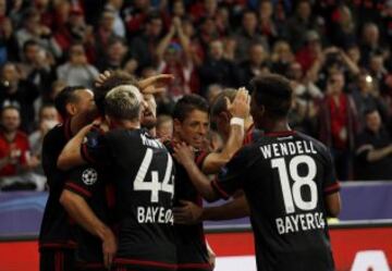 Los rostros de Javier Chicharito Hernández tras marcar su primer gol con el Bayer Leverkusen en Champions