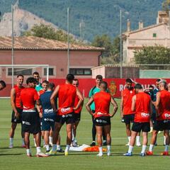 Arrasate convoca a Doménech y Luna contra el Real Madrid