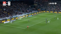 ¡No puede ir tan blando! La acción de Trent en el 1-1 del Celta que le señala