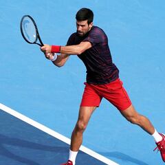 Djokovic avanza con paso firme hasta las semifinales en Tokio