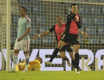 Hemed celebra su gol. 0-1.