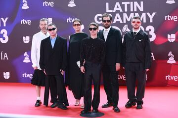 El cantante Sen Senra posa durante el photocall previo a la gala de entrega de los Latin Grammy 2023.