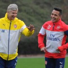 Wenger: "No tenemos apuro por renovar a Özil y Sánchez"