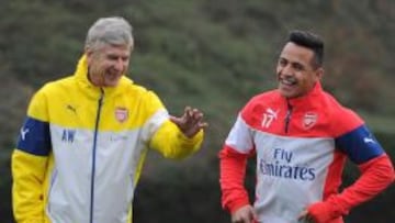 Wenger: "No tenemos apuro por renovar a Özil y Sánchez"