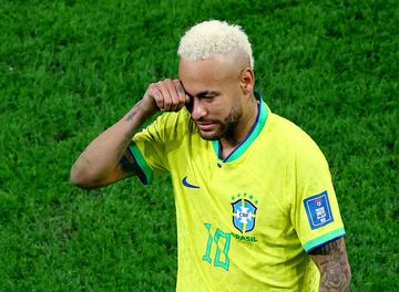 El delantero brasileño del Paris Saint-Germain, Neymar Júnior, no pudo contener las lágrimas tras la eliminación de la selección brasileña del Mundial de Catar 2022 al caer frente a Croacia en la tanda de penaltis.