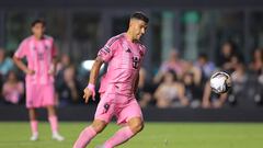 No Messi, no problem, as Suárez shines