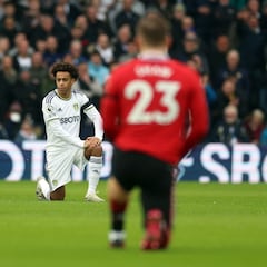 Jugadores de Premier League continuarán con protocolo en contra del racismo en la temporada 2023-24