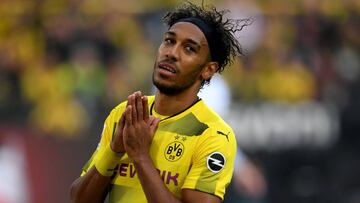 Wenger confirma que el Arsenal negocia por Aubameyang