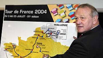 <b>RECIBIRÁ EL GALARDÓN</b>. Jean-Marie Leblanc (en la imagen durante la presentación del Tour 2004), está en Oviedo para recibir el Príncipe de Asturias de los Deportes.