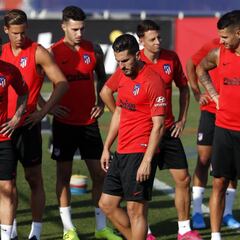 João Félix ya entrena con el grupo y apunta a titular ante el Eibar