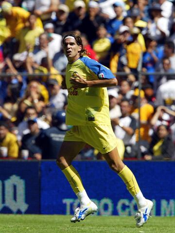 El 'Loco' dejó al Cruz Azul en el 2003 para pasarse al América por una campaña. Marcó tres goles.