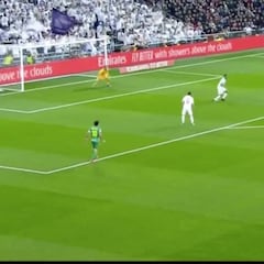 Le dejó muy claro al Bernabéu que tiene un don gigante: el gol de Odegaard tirando dos caños