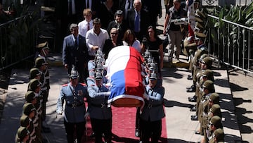Santiago, 6 febrero 2024.
Los restos del ex presidente Sebastian Piñera llegan al ex Congreso Nacional para ser velado en funerales de estado. El ex mandatario fallecio luego que su helicoptero capotara en el lago Ranco.
Paul Plaza/Aton Chile