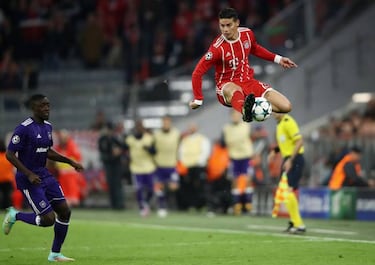 James flies for Bayern Munich