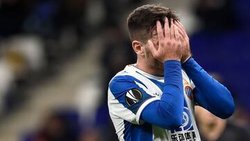 Espanyol&#039;s Spanish forward Victor Campuzano covers his face during the UEFA Europa League Group H football match between Espanyol and CSKA Moscow at the RCDE Stadium in Cornella de Llobregat near Barcelona, on December 12, 2019. (Photo by Josep LAGO 