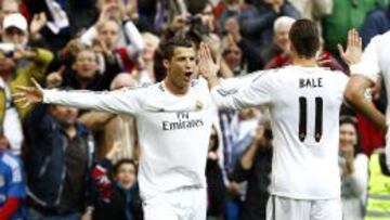 Cristiano celebra uno de sus goles a la Real.