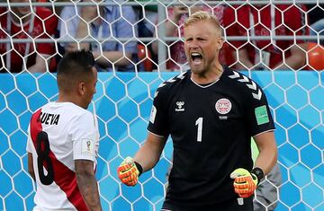 El hijo de la leyenda no decepcionó y en uno de los partidos más cerrados, entre Dinamarca y Perú, fue figura para que su selección cosechara los tres puntos. Schmeichel es uno de los líderes daneses y con él al mando el arco está seguro.