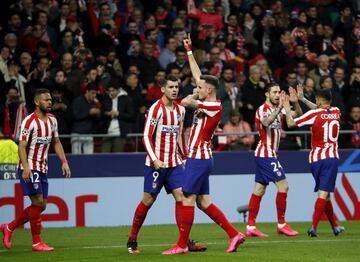 1-0. Saúl Ñíguez celebró el primer gol.