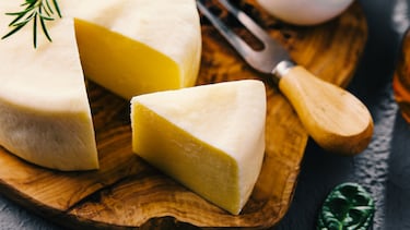 Queso de leche de burra balcánica, producido en una granja sueca, extremadamente raro y caro.