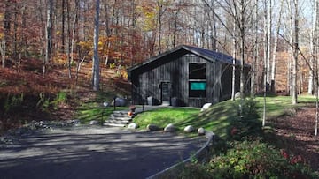 Un carpintero compra tierras y termina siendo millonario por convertir unas cabañas en un negocio imparable: “Ventaja inicial”