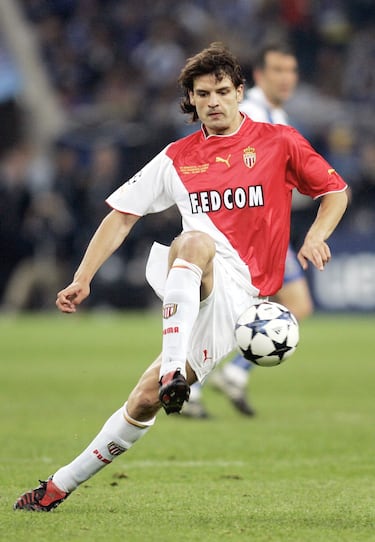 En el verano de 2003 el Real Madrid le cedió al Mónaco para la siguiente temporada. Jugó 42 partidos y marcó 22 goles. 